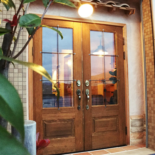 店舗用ドアにウッドデポの木製ドアをおすすめする理由 木製ドアの全国通販 WOOD DEPOT CUSTOM DOOR WORKS