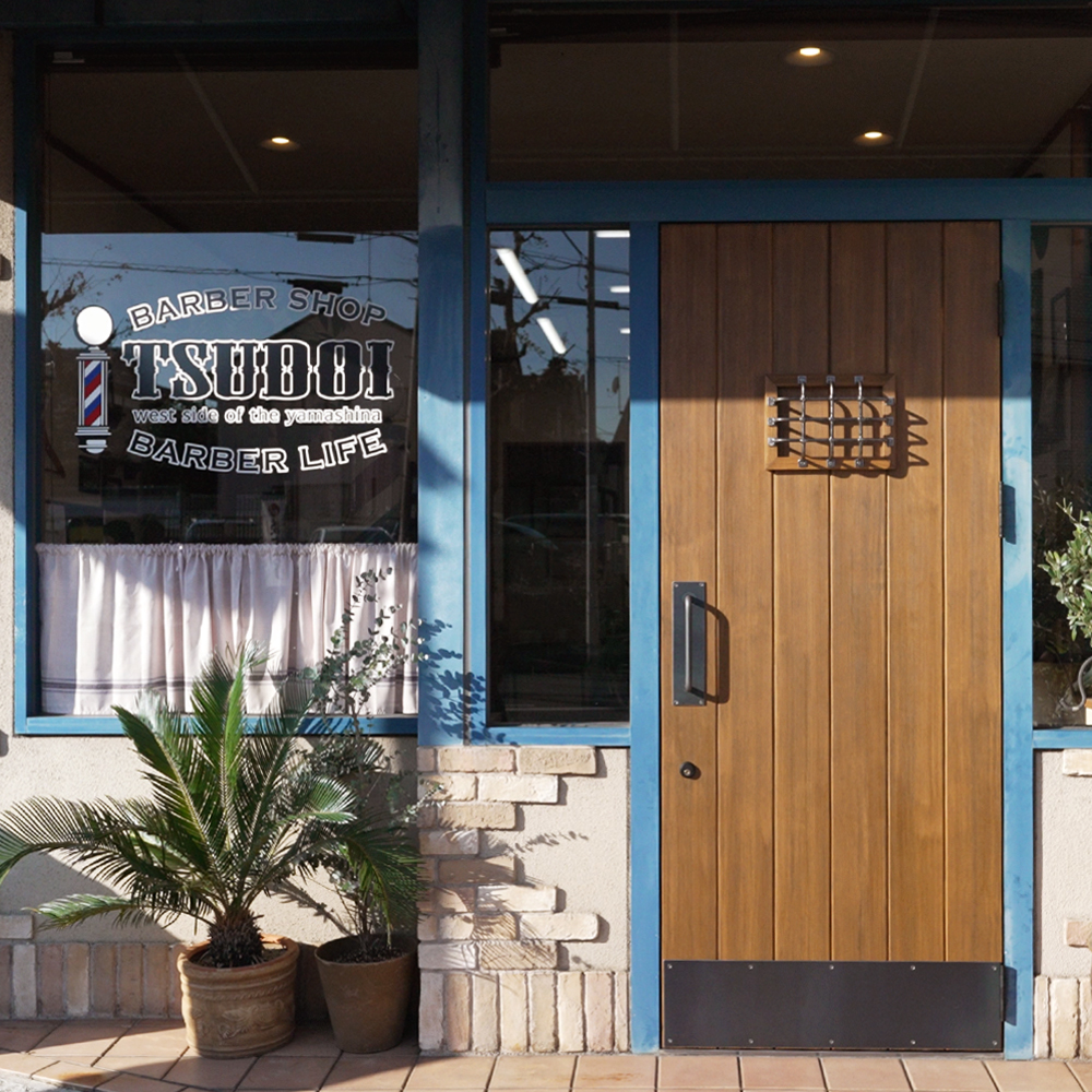 『一枚の玄関ドアが全改装を呼ぶ』散髪屋を変えた圧倒的オーラの正体