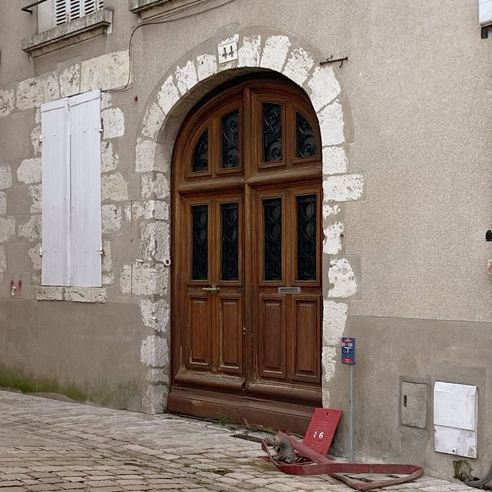 『なぜ洋書のお店や家は美しい？』知識ゼロで「本物」を手に入れる方法