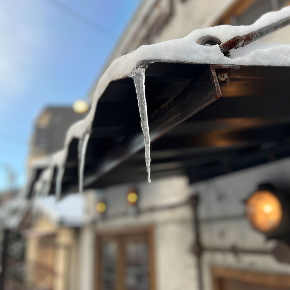 『雪が降って、初めて完成する景色』アルミには出せない「冬の温度」