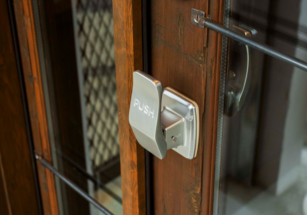 機能美を極めたプッシュプルノブ