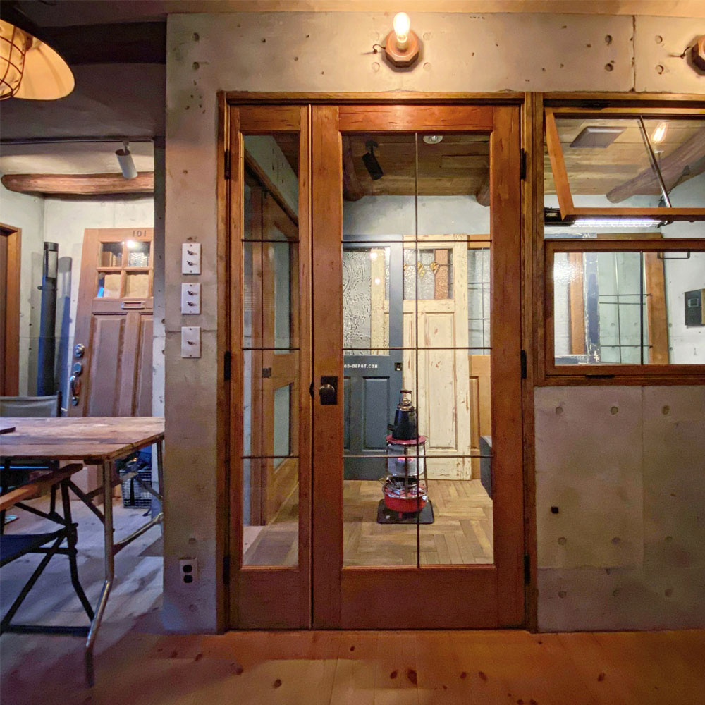 木製室内ドアを再利用。一生ものの質感で叶える極上リノベーション