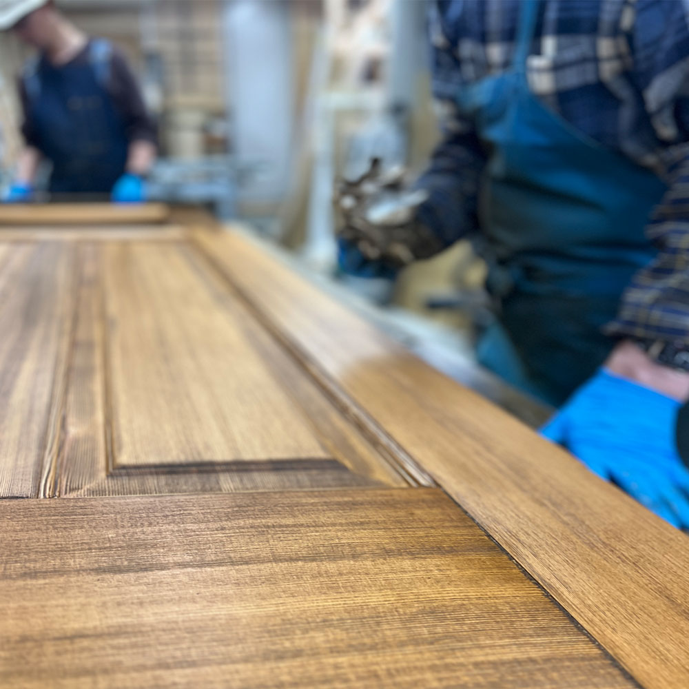 ソフトヴィンテージフィニッシュ：奥深い表情を作る特殊塗装