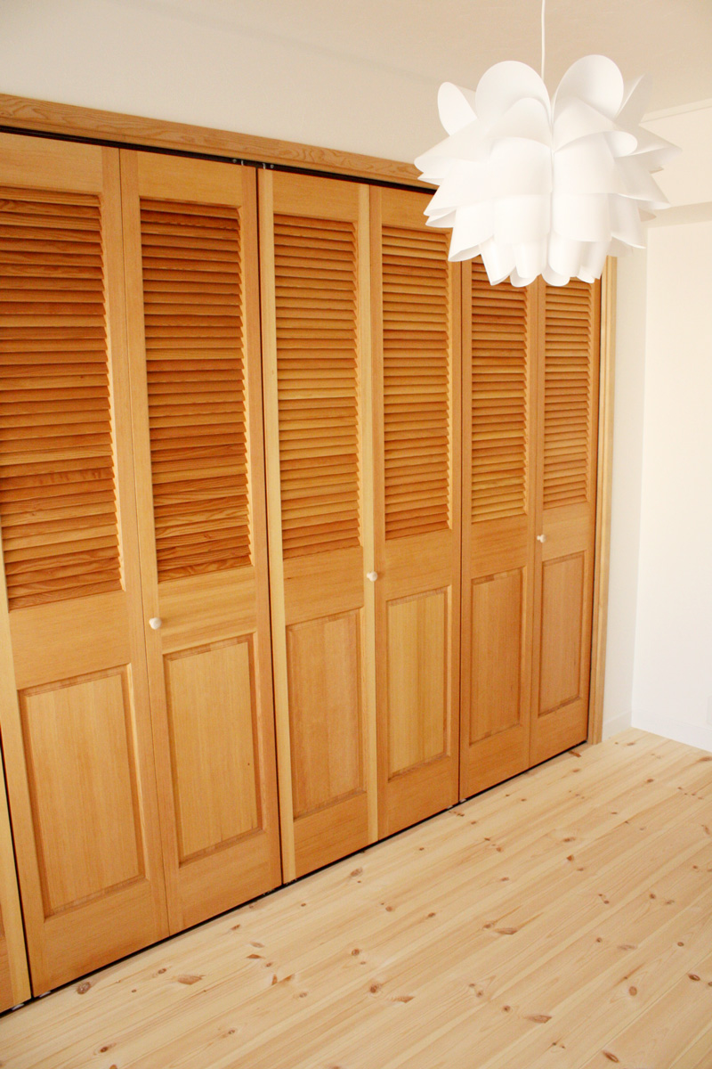 LDK・個室のクローゼット折戸 ハーフルーバー