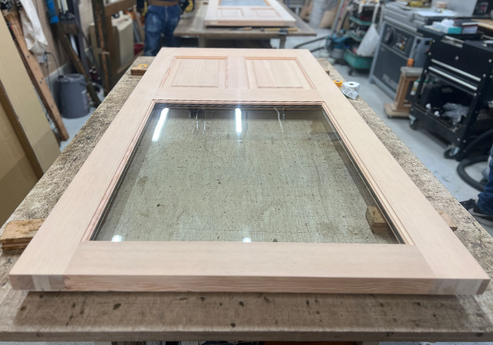 塗装前の木製ドア：境界線の確認