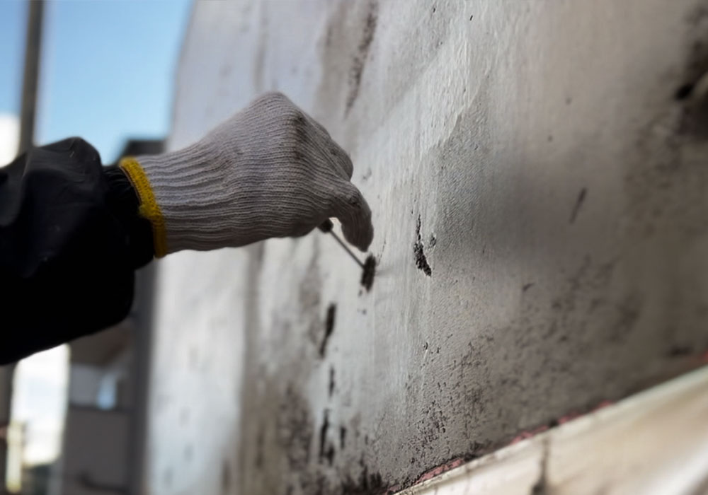 モルタルを削り出す工程:圧倒的なリアリティの追求