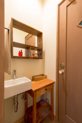 マルサンカクシカク様 洗面エリアと木製室内ドア ID-260