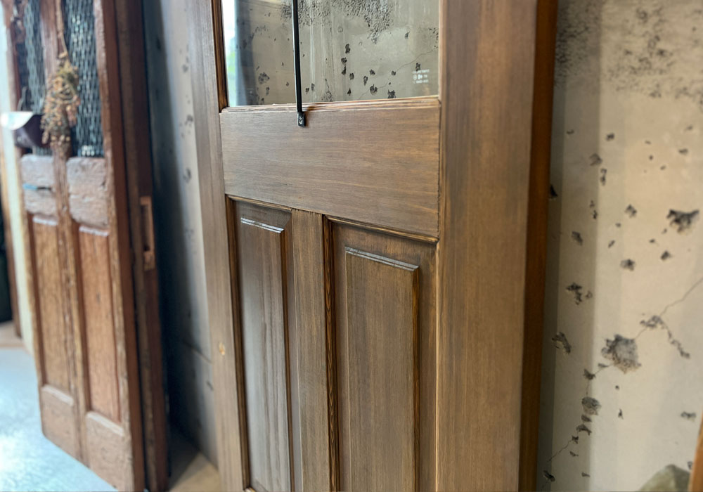 ソフトヴィンテージ仕上げの木肌:ブラッシングによる豊かな表情