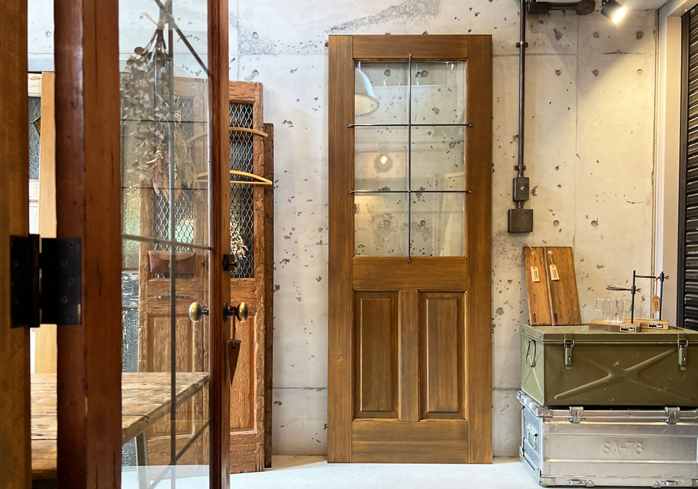 完成したID-922:サイズオーダーの木製玄関ドア