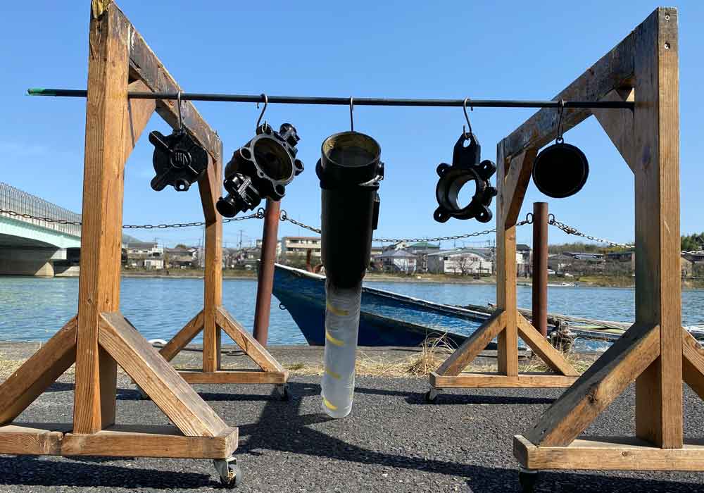 パーツごとの黒染め塗装風景