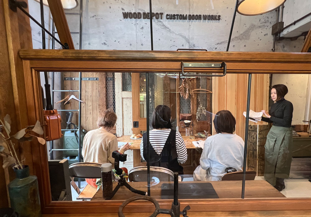 ヴィンテージな空間での動画撮影風景