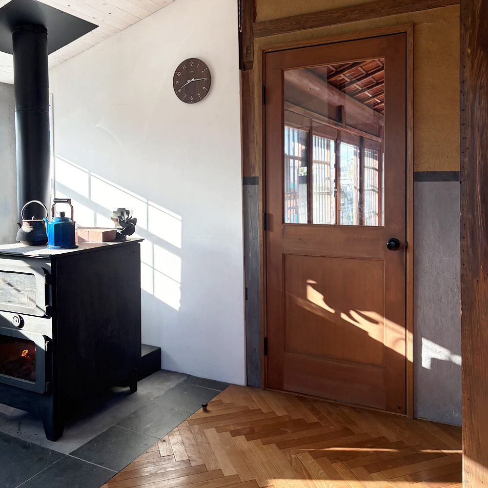 HOUSE - 41 ｜ 古民家リフォームに映える木製ドア