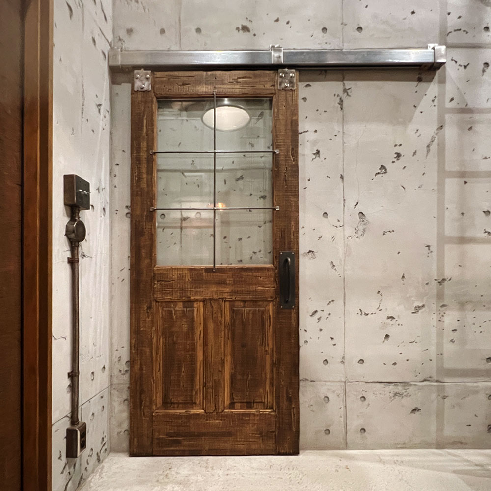 あえて不便を好む店主様へ 『無骨な木製玄関ドア用引き戸のご案内』