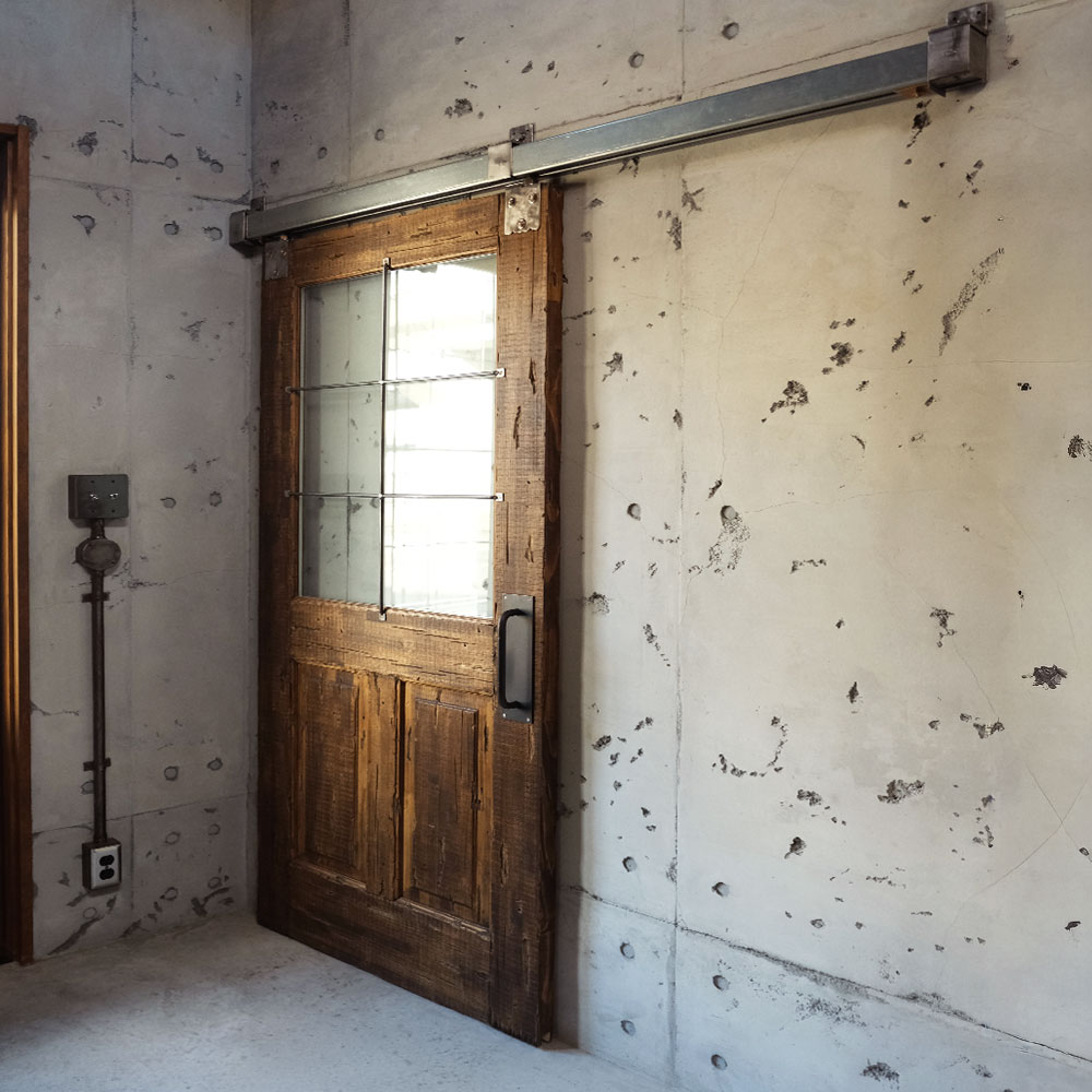 あえて不便を好む店主様へ 『無骨な木製玄関ドア用引き戸のご案内』