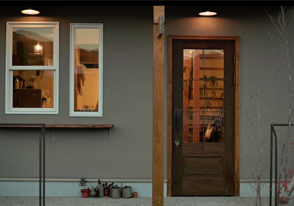 3. オーナー様だけが味わえる「育てる」贅沢 メンテナンスによって愛着が増す本物の素材