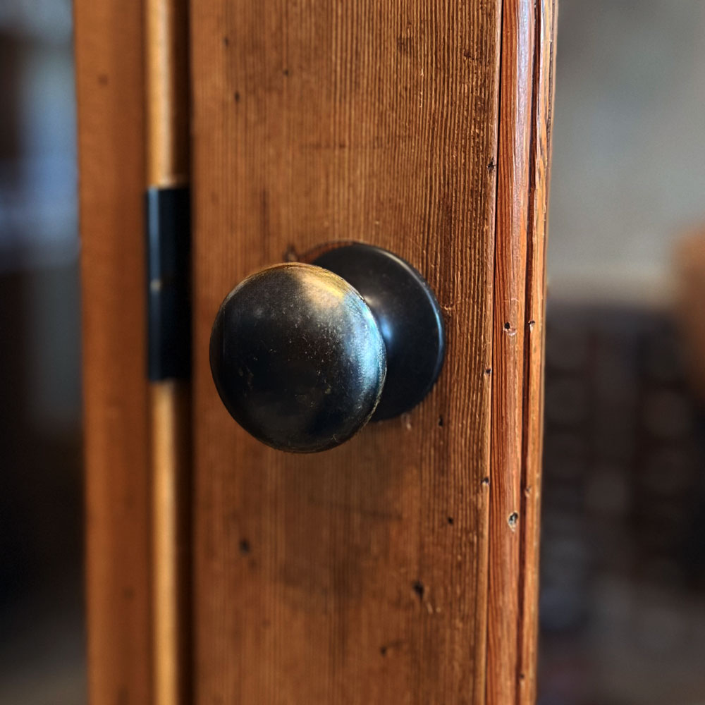 『真鍮ドアノブにする？メッキにする？』経年美化を愉しむ店舗デザインと住まいの極意