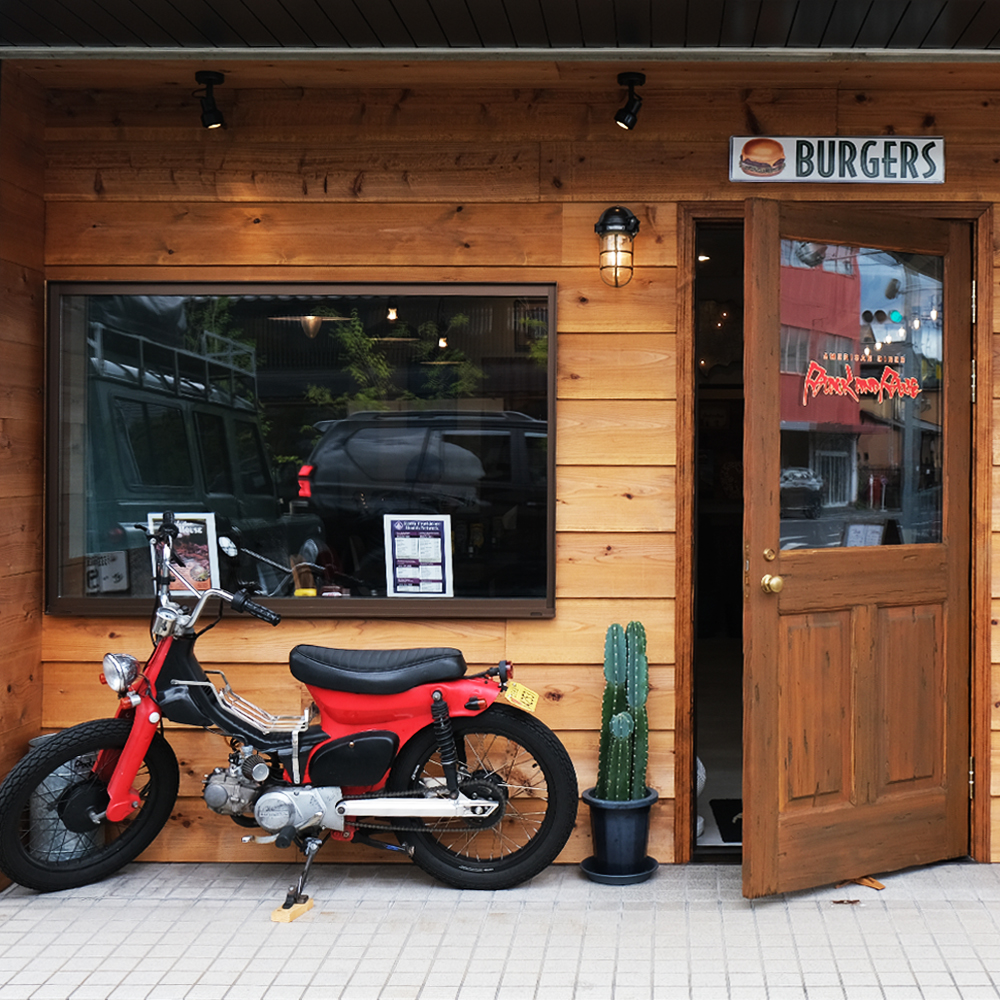 サイズオーダー木製玄関ドア　ヴィンテージフィニッシュ　WORKS　施工実例