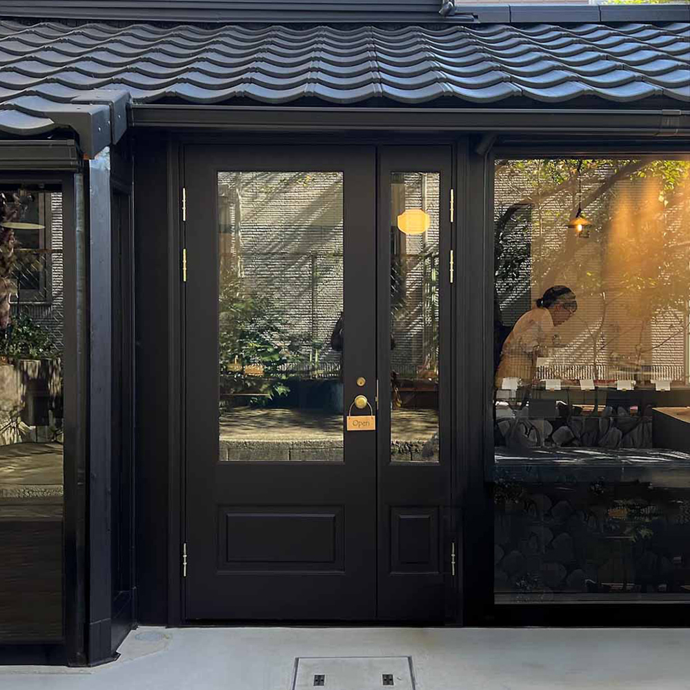 木製玄関ドア　観音親子ドア　WORKS　施工実例